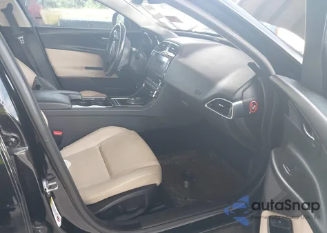 2017 Jaguar Xe 20D z USA, uszkodzony, nr VIN SAJAR4BN0HCP12935